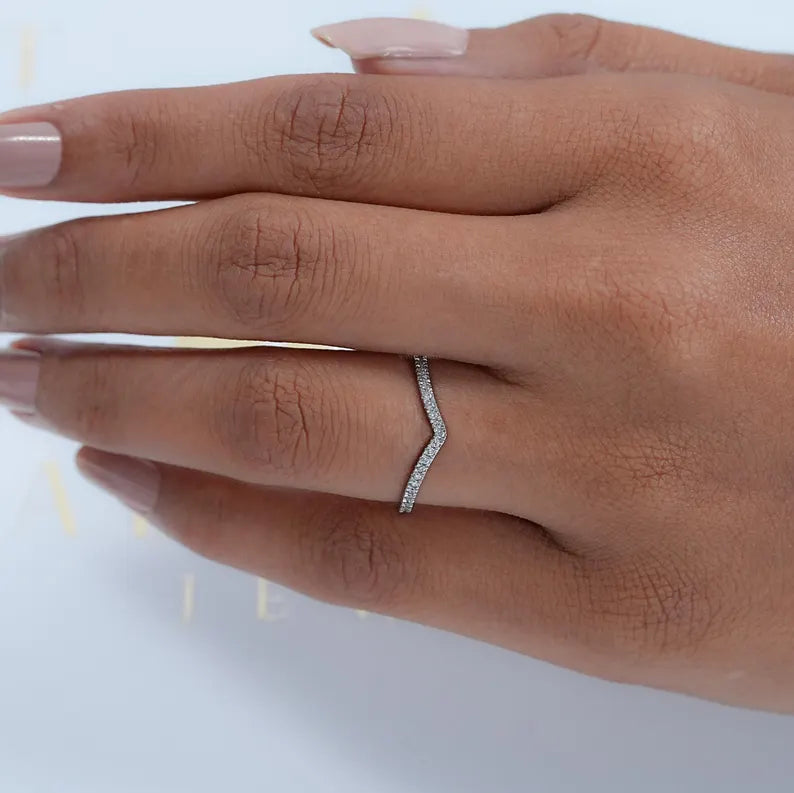 Round Diamond Curved Wedding Band