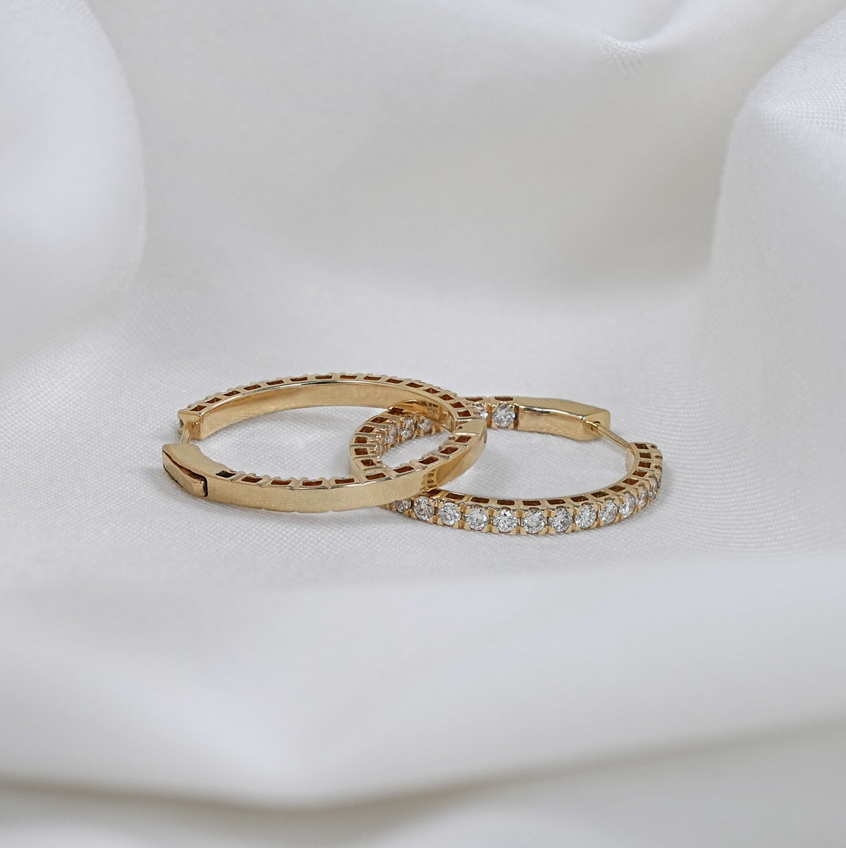 Yellow Gold Round Cut Hoops Earrings