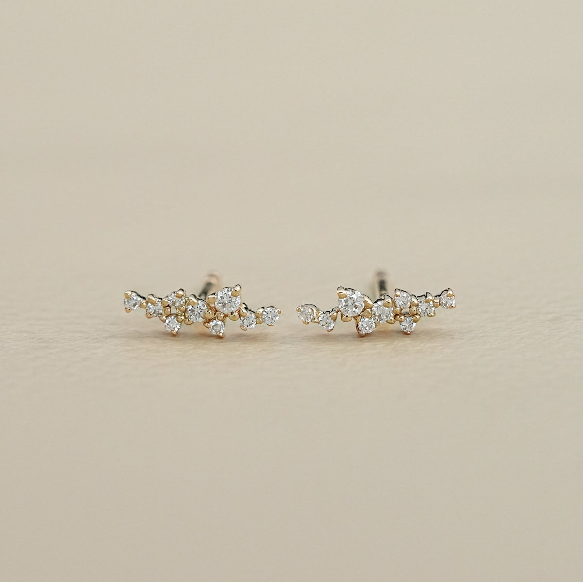 Round Diamond Minimal Stud Earring