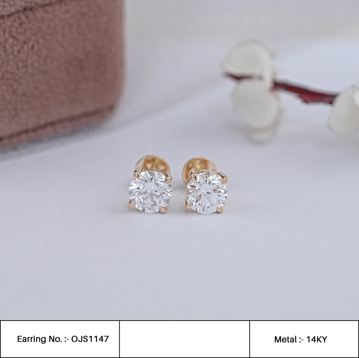 Lab Diamond Round Cut Solitaire Stud