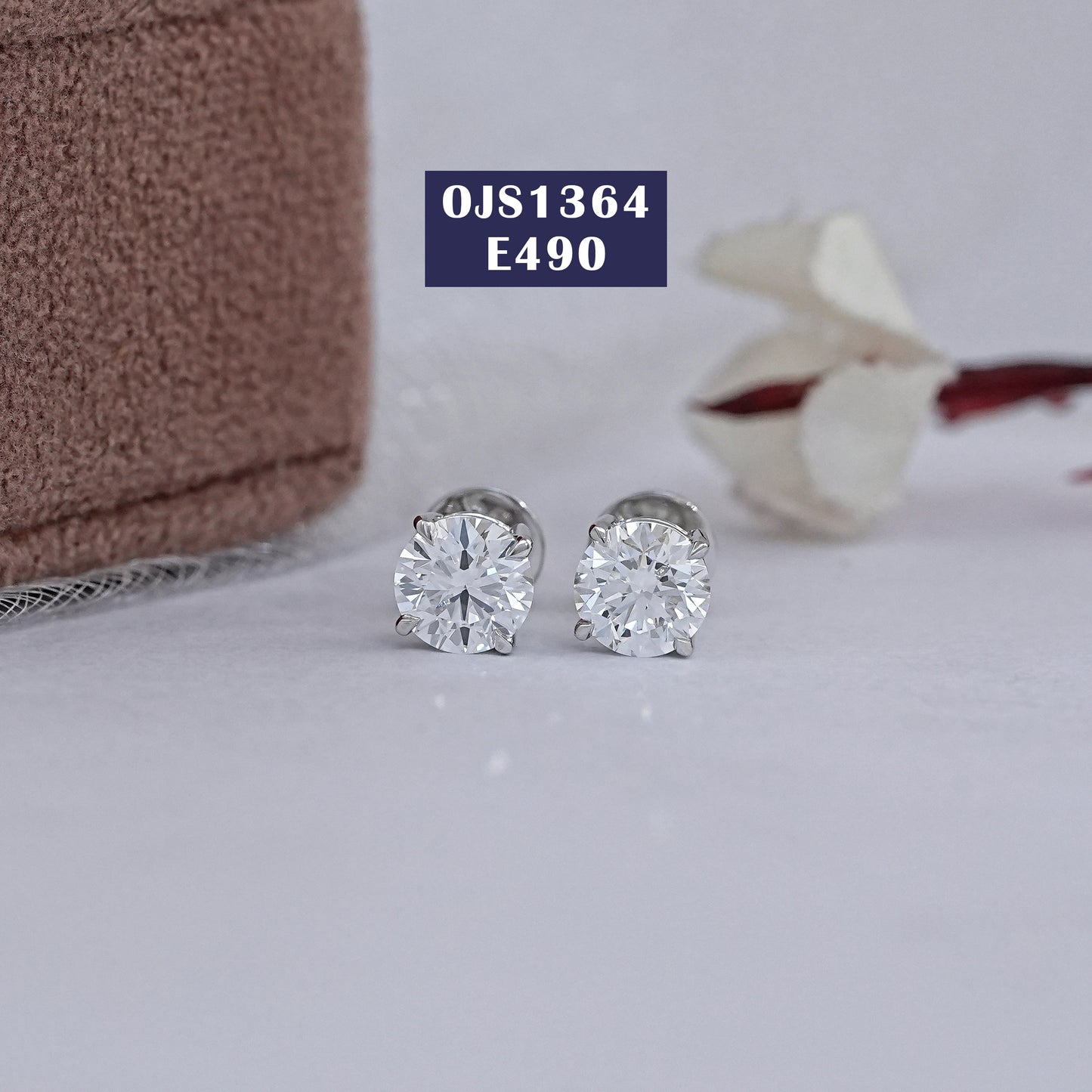 Round Cut Lab Grown Diamond Stud