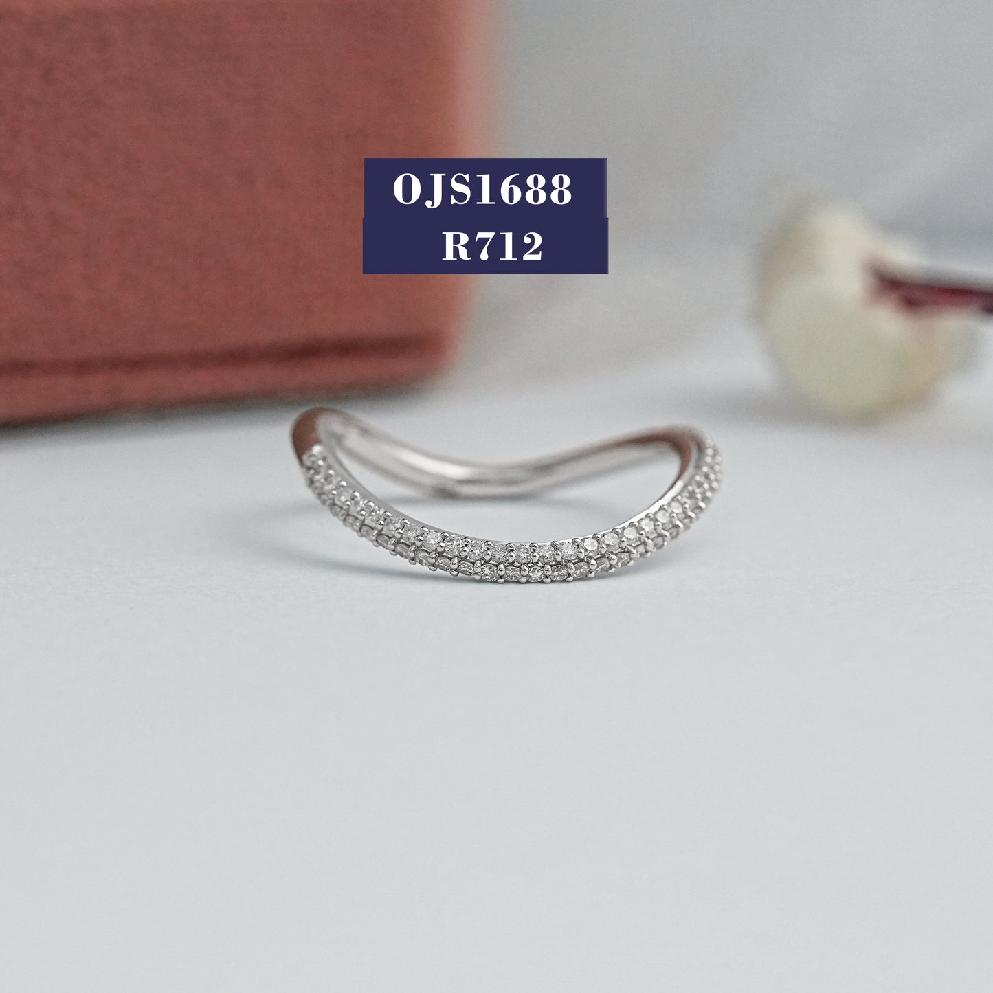 Round Cut Lab Diamond Curved Ring