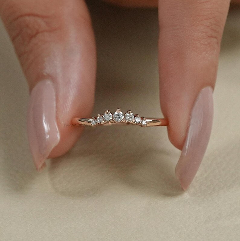 Round Diamond Chevron Band