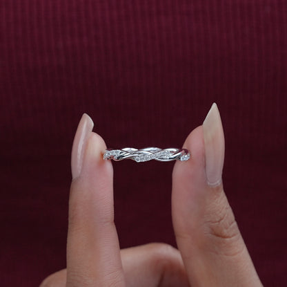Round Cut Lab Diamond Petite Twisted Band