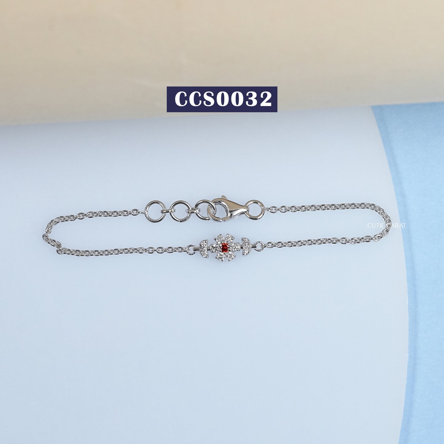 Lab Grown Diamond Tiny Flower Bracelet