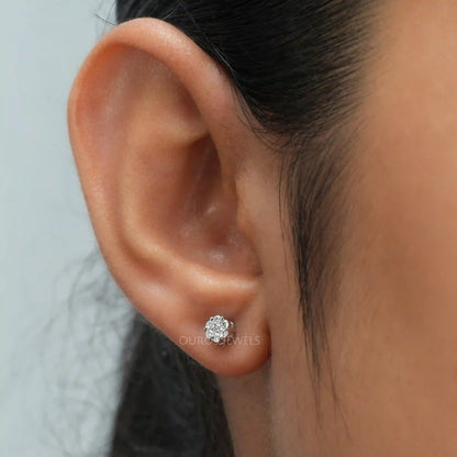 White  Gold  Cluster  Diamond  Stud
