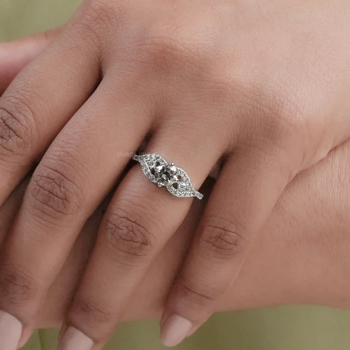 Olive Round  Cut  Cluster Diamond Dainty Ring
