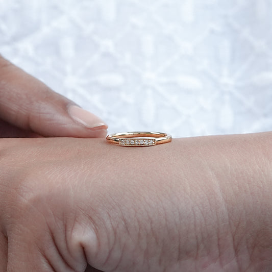 Round Diamond Dainty Ring