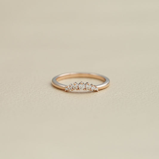 Round Diamond Chevron Band