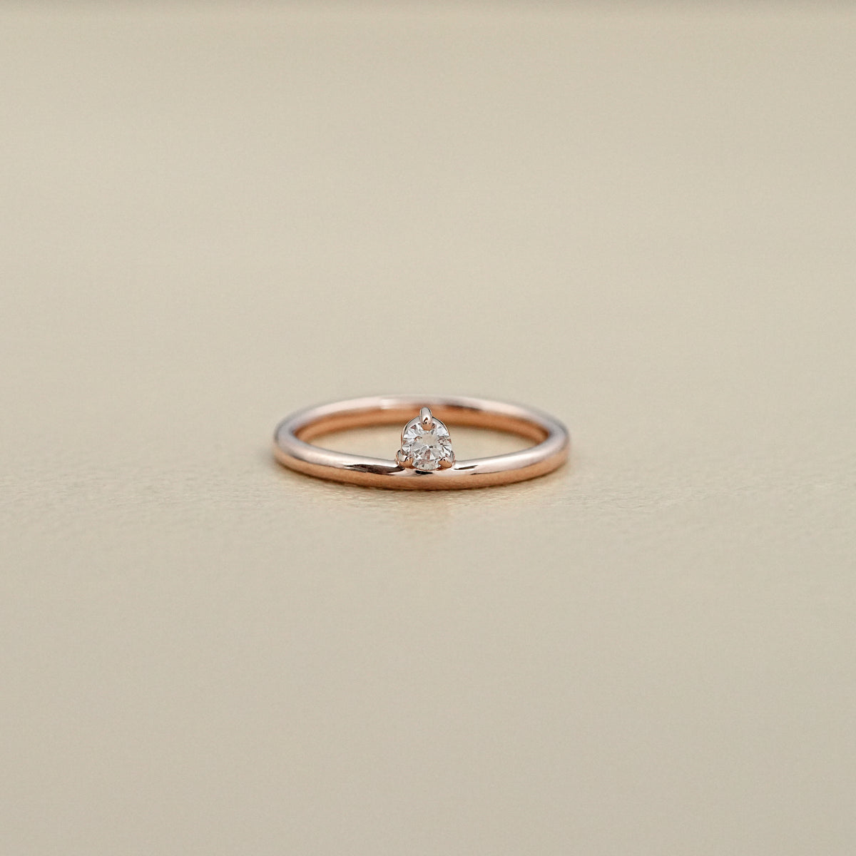 Round Cut Solitaire Engagement Ring