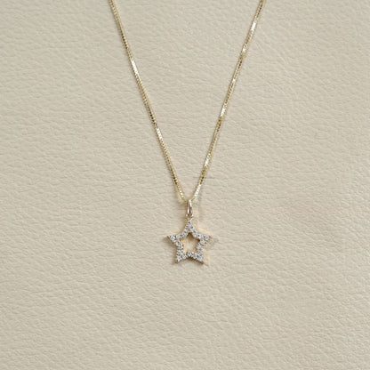 Round Diamond Star Necklace