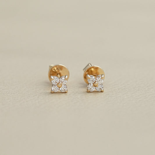 Round Diamond Flower Stud Earring