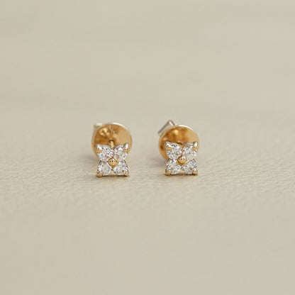Round Diamond Flower Stud Earring
