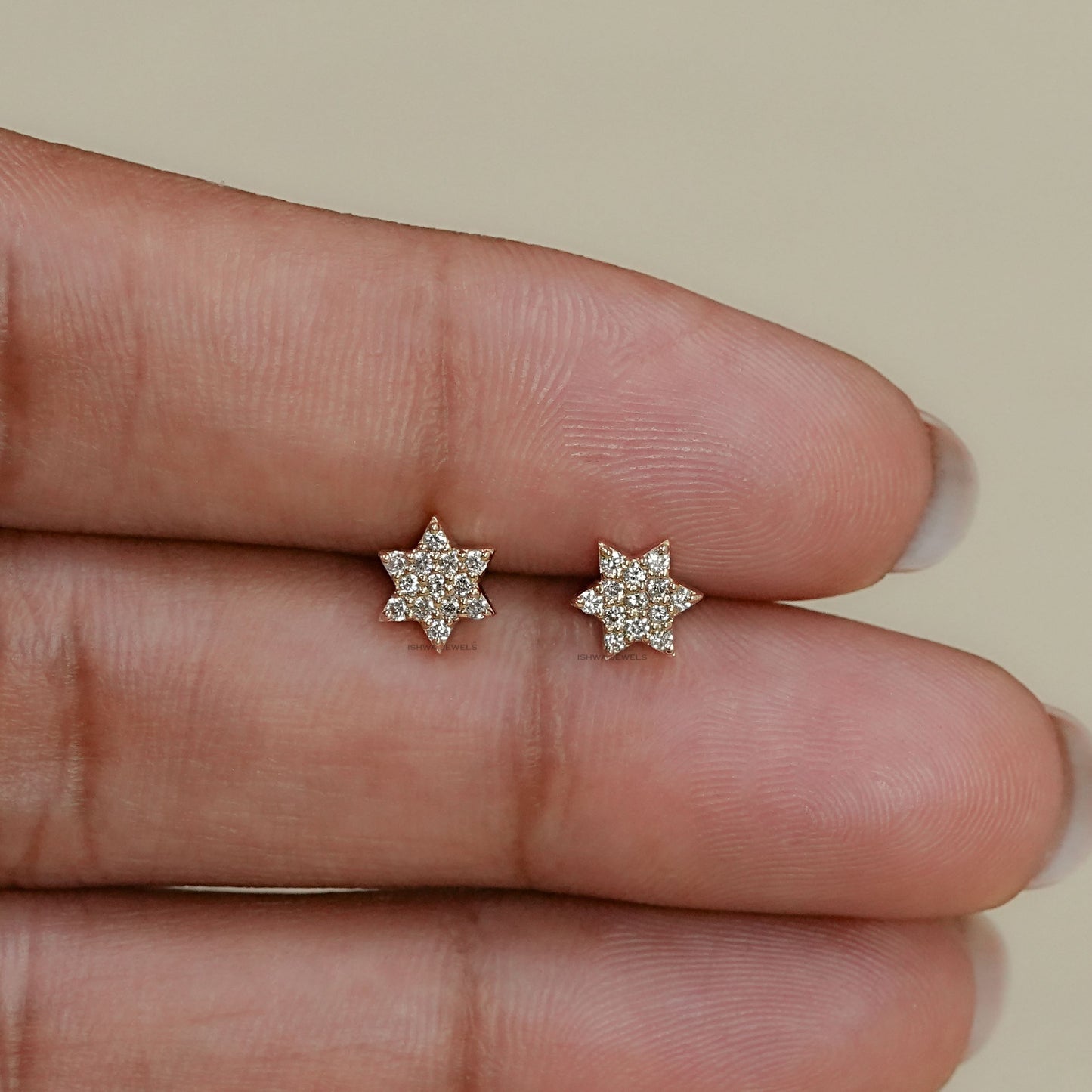 Star Shape Round Diamond Stud Earring