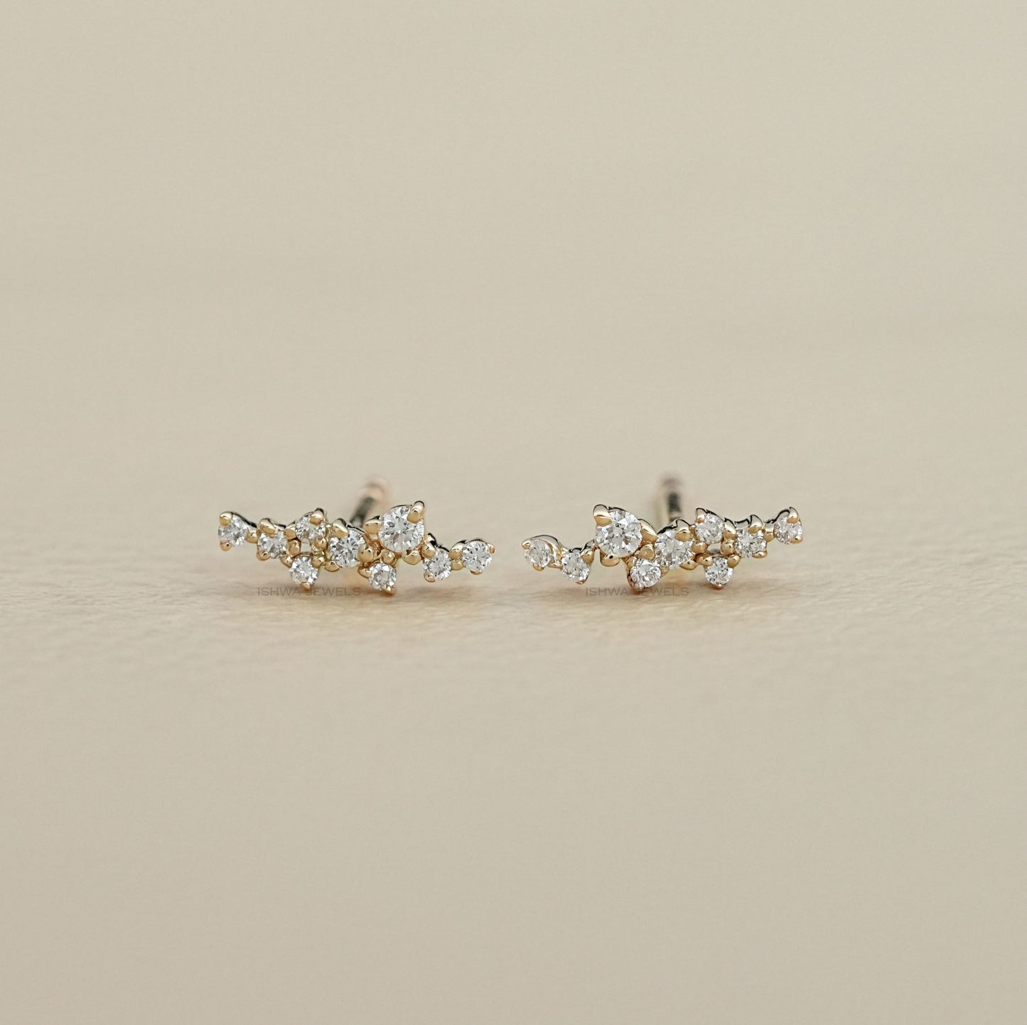 Round Diamond Minimal Stud Earring