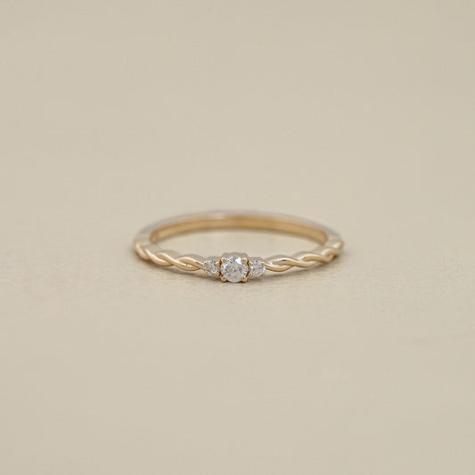 Round Cut Diamond Wedding Band