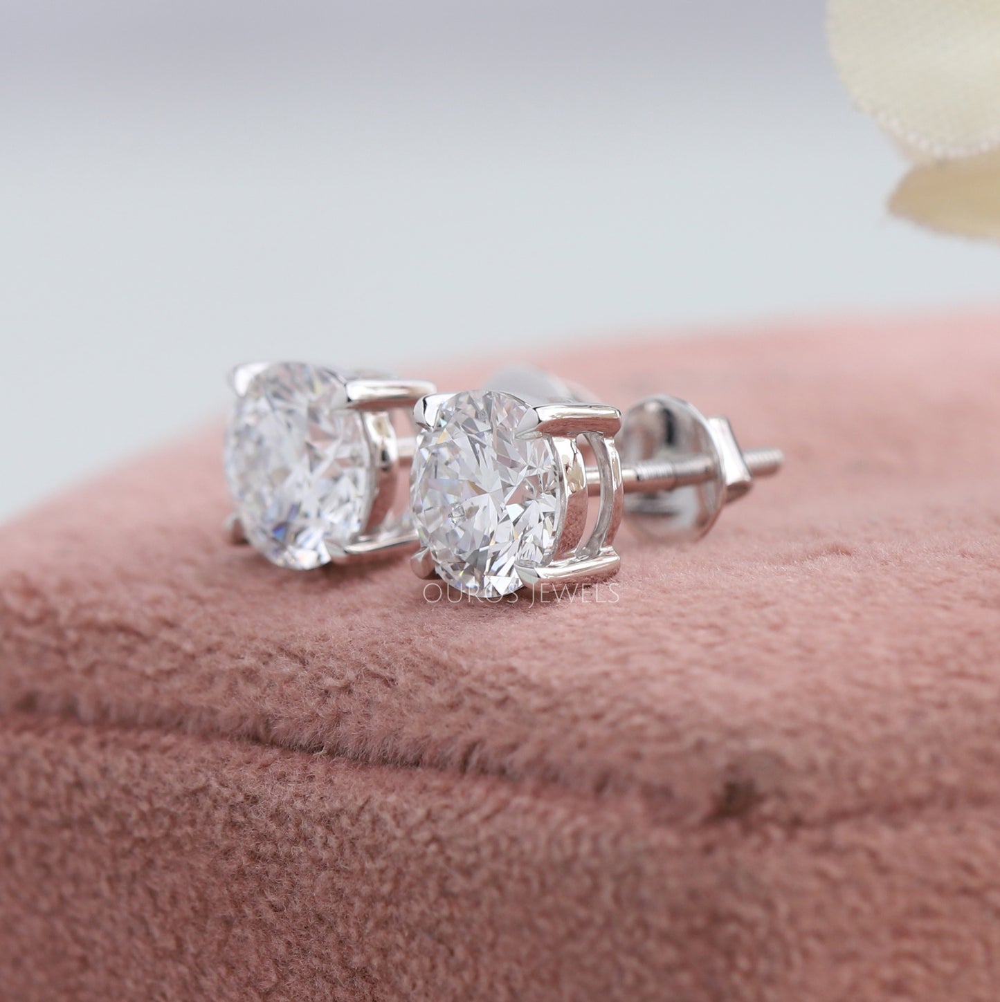 White  Gold Round  Cut  Lab Diamond  Stud