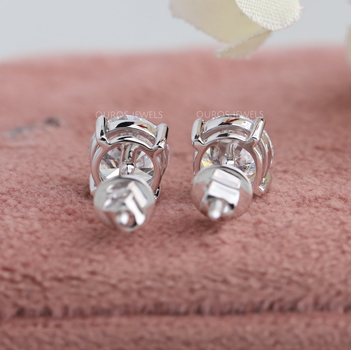 White  Gold Round  Cut  Lab Diamond  Stud