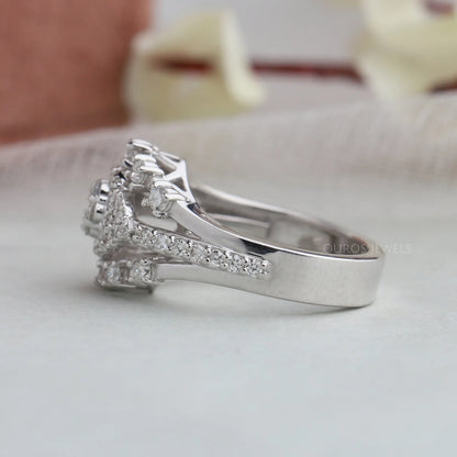 Round  Cluster  Diamond  Engagement  Ring