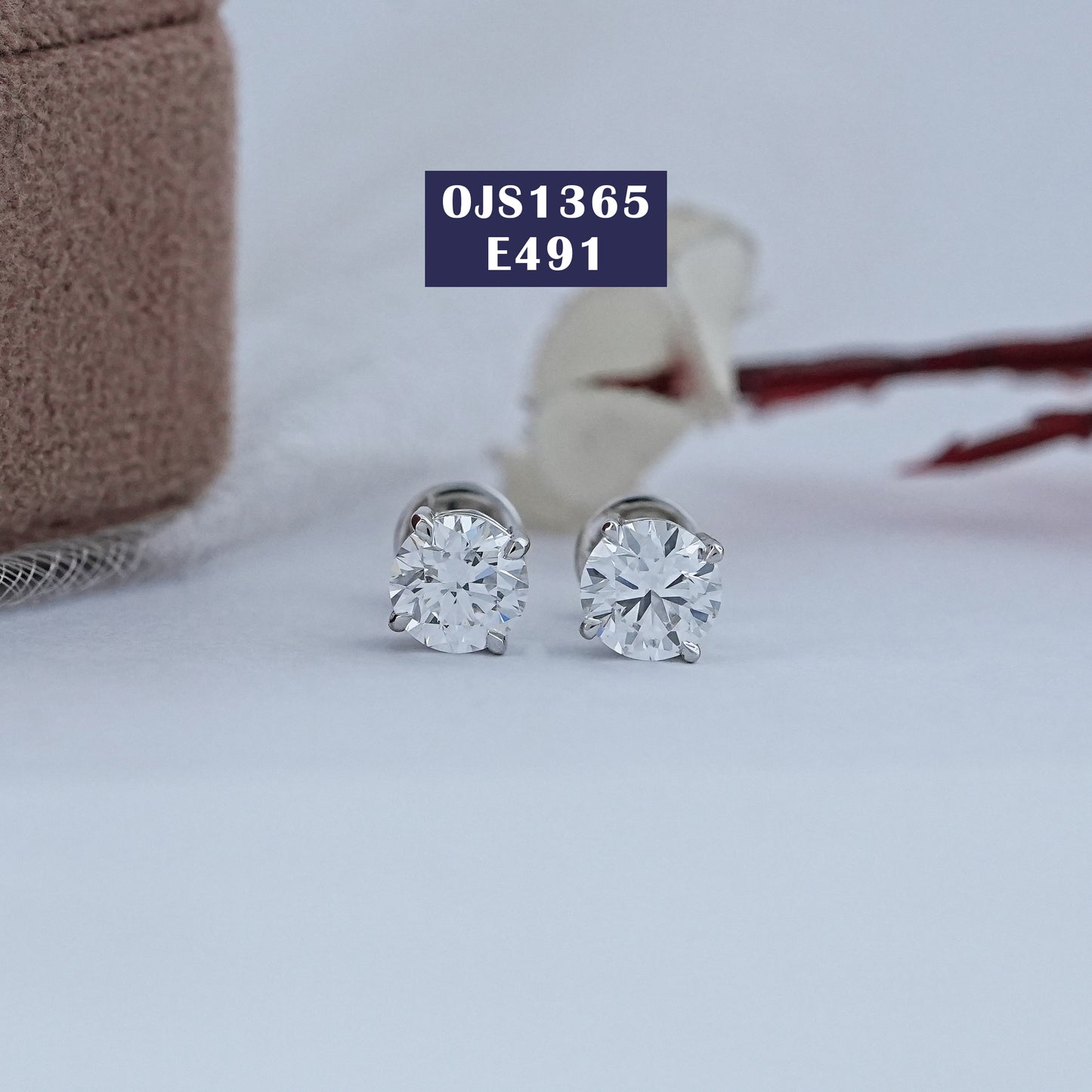 White Gold Round Diamond Stud