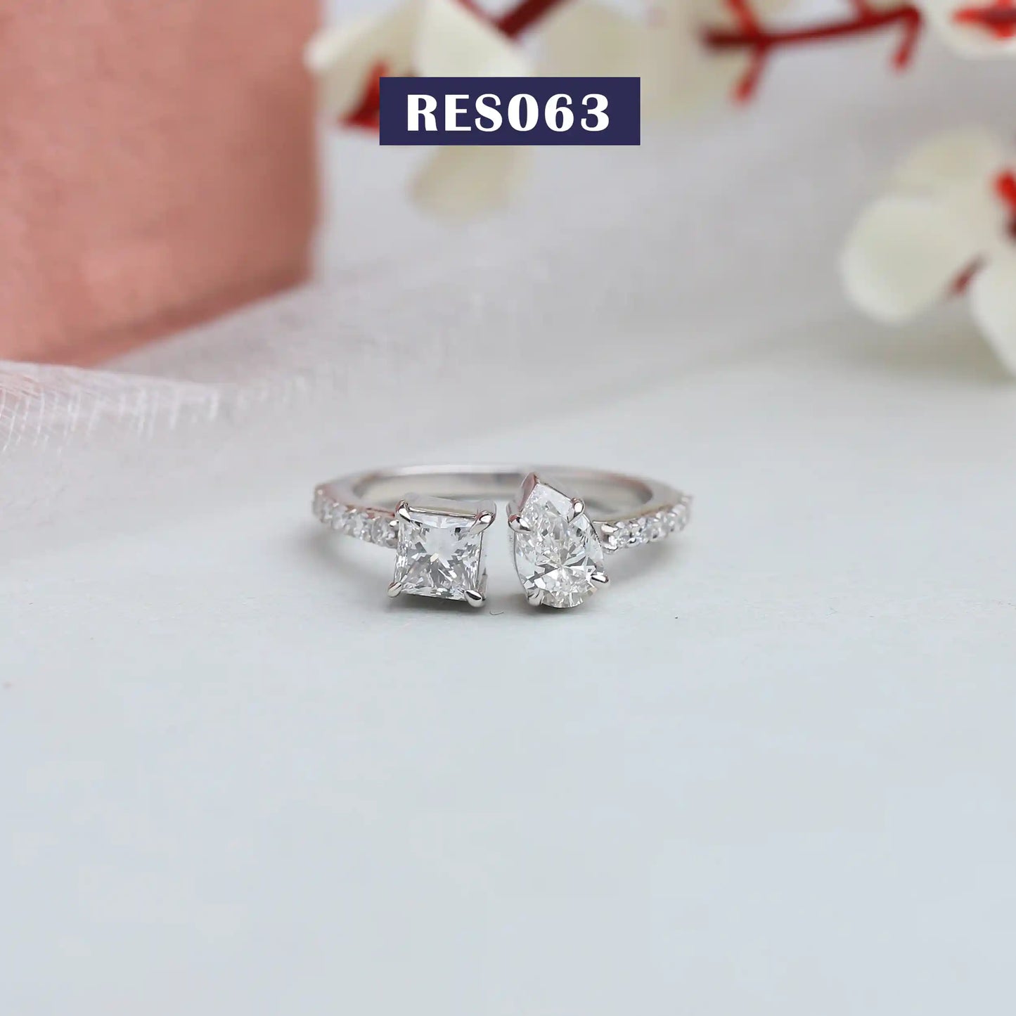Princess & Pear Diamond Toi Et Moi Ring