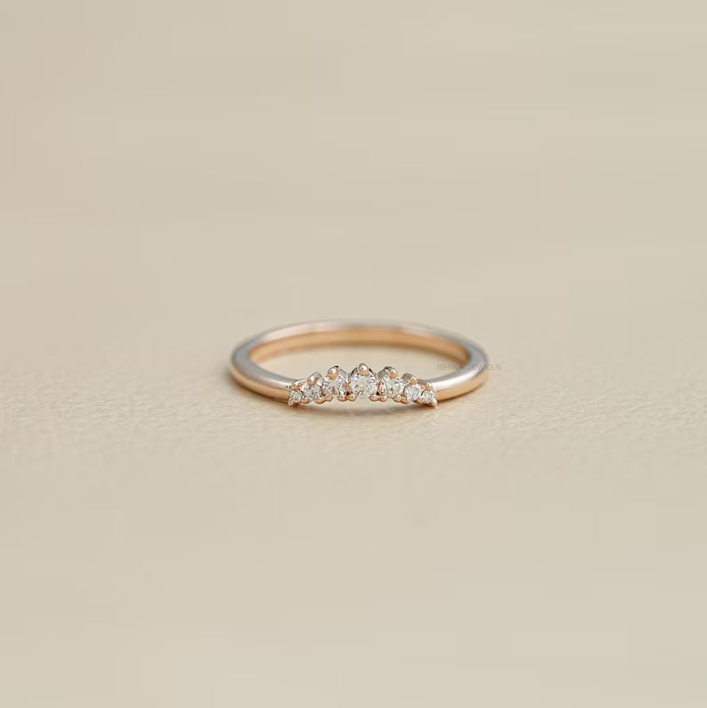 Round Diamond Chevron Band