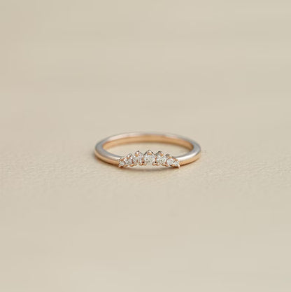 Round Diamond Chevron Band