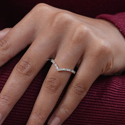 Baguette & Round Cut V Shaped Stacking Band