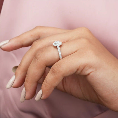 Round Diamond Halo Engagement Ring
