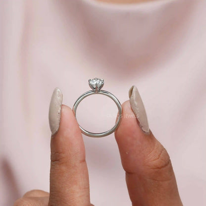 Round Cut Solitaire Ring