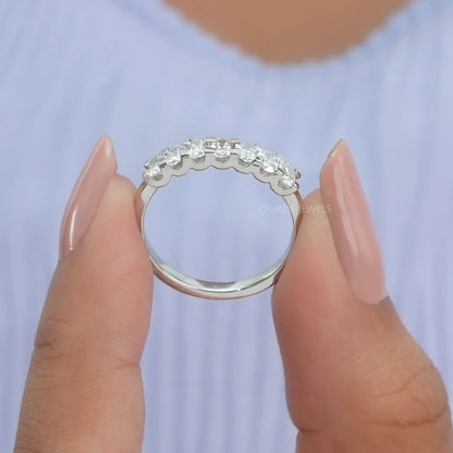 Oval Diamond 7 Stone Band